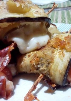 Una foto de Rollitos de berenjena con jamón serrano