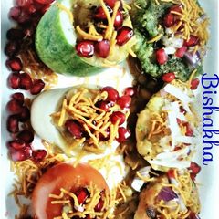 Tricolour Aloo chat with Kulia chat A picture of Tricolour Aloo chat with Kulia chat.
