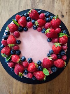 Epres fehércsoki mousse torta gluténmentesen recept fotója