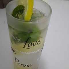 A picture of Virgin mojito.
