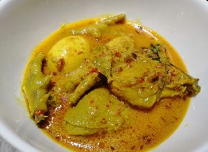 Foto resep Kari Ayam + Telur, Bumbu Sederhana tapi Nikmatnyaaaaaa 😍🤤