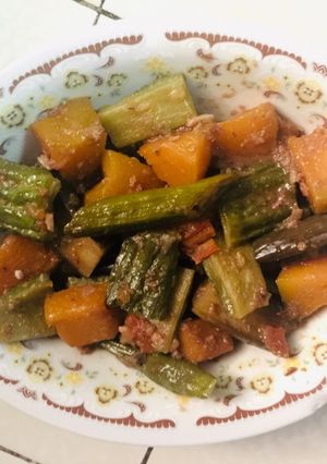 A picture of Vegetables in Shrimp Paste (Simple Pinakbet).