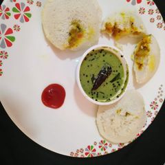 A picture of Stuffed idli.