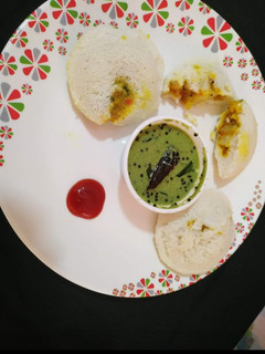A picture of Stuffed idli.