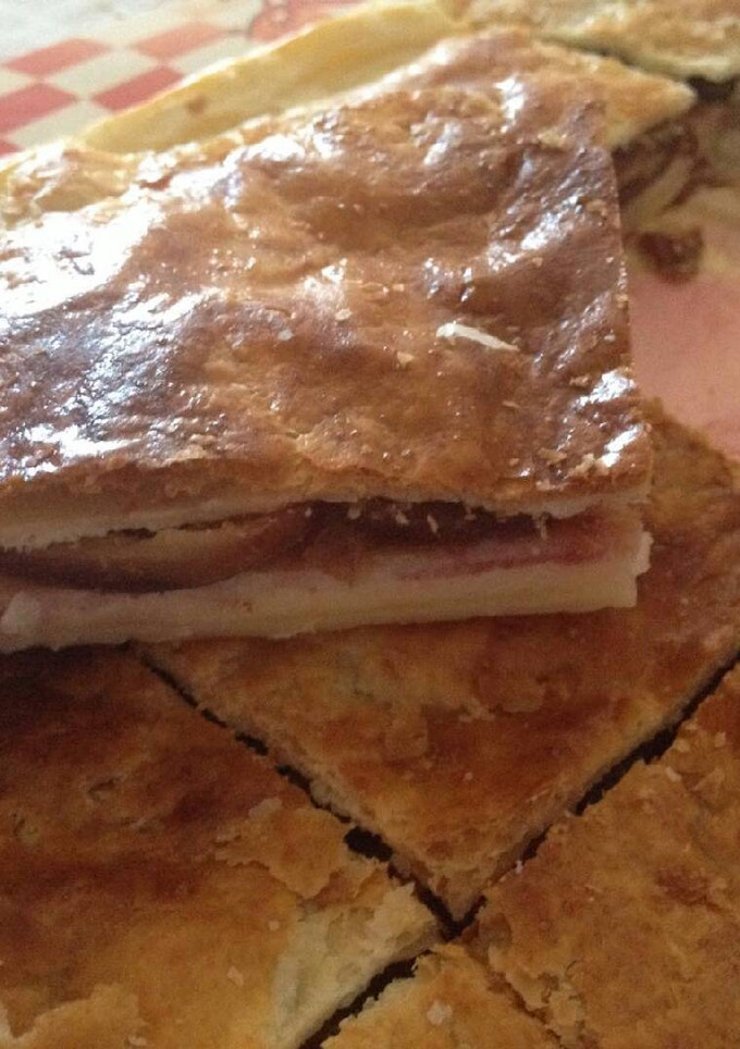 Una foto de Empanada de dátiles y bacon