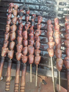 Una foto de Anticuchos de Corazón de pollo