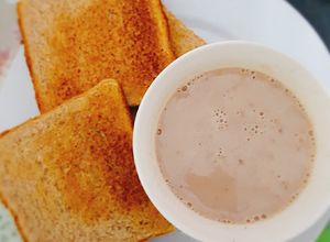 Una foto de Desayuno de quaker con leche y cocoa de quillabamba