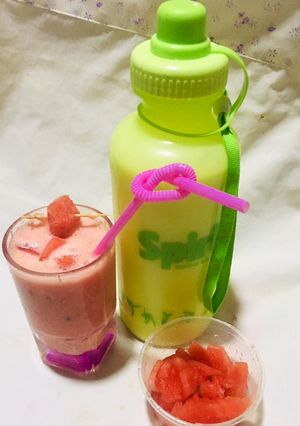 A picture of Water melon smoothie🍉🥛.
