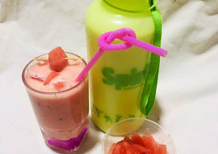 How to Make Homemade Water melon smoothie🍉🥛