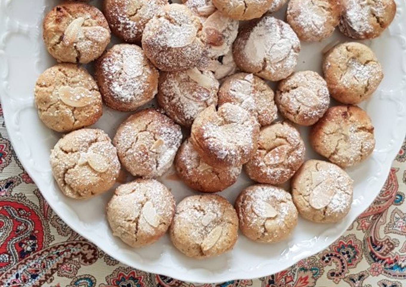Almond cookies