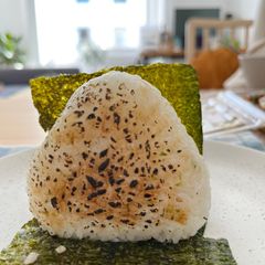 A picture of Baked onigiri 🍙.