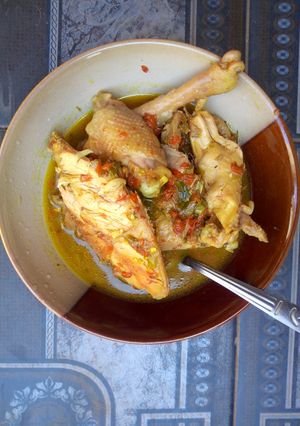 A picture of Chicken pepper soup.