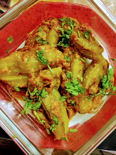 भरवां परवल (bharwa parwal recipe in Hindi) रेसिपी मुख्य फोटो