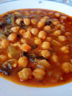 Una foto de Garbanzos con espinacas