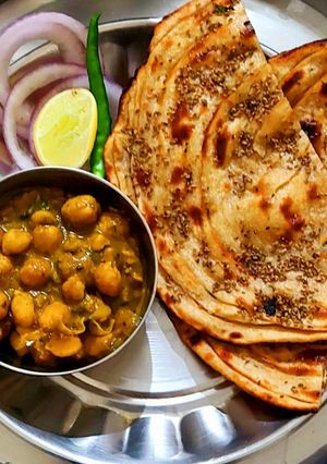 A picture of Ajwain Laccha Paratha.