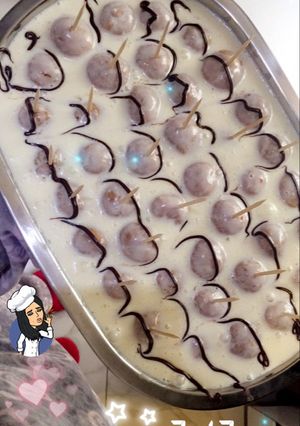 صورة لوصفة كرات البسكويت ب الصلصه البيضاء