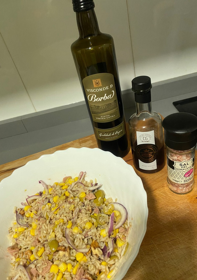 Una foto de Ensalada templada de arroz integral