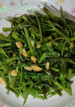 Foto resep Tumis Kangkung Simple (panen sendiri)