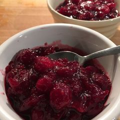 A picture of Christmas Cranberry Sauce.