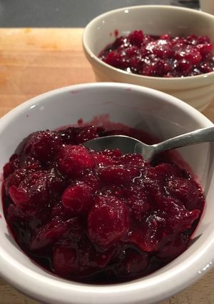 A picture of Christmas Cranberry Sauce.