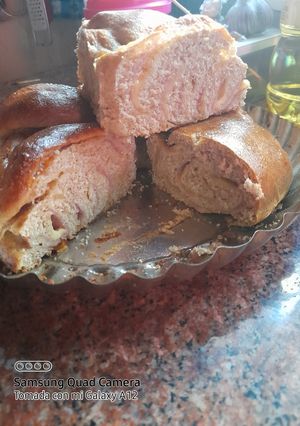 Una foto de Corona trenzada de harina integral de jamón y queso