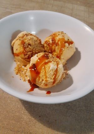 Une photo de Glace vanille caramel au beurre salé sans œuf