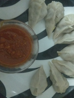 मोमोस (momos recipe in Hindi) रेसिपी मुख्य फोटो
