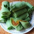 Dadar gulung isi kelapa