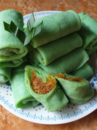 Resep Dadar gulung isi kelapa Ekonomis Untuk Jualan