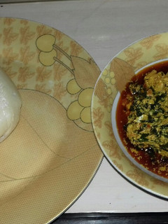 A picture of Tuwon semo n egusi soup.