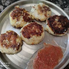 A picture of Aaloo Tikki😋.