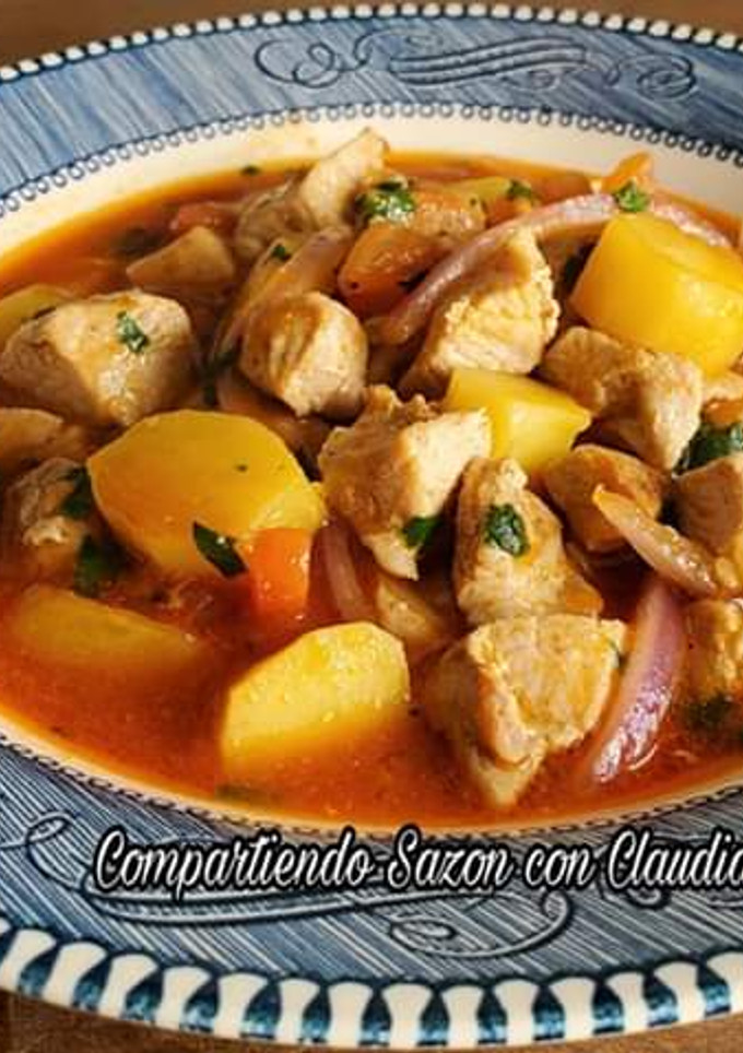 Una foto de Caldillo de carne de res con papas🌹
