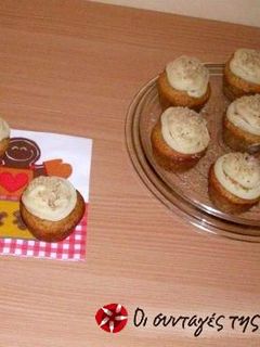 Φωτογραφία της συνταγής Cupcakes με μέλι και γλάσο λεμόνι - βανίλια