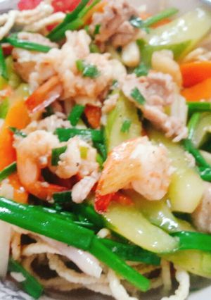 Hình của món Mì chiên giòn xào giấm.