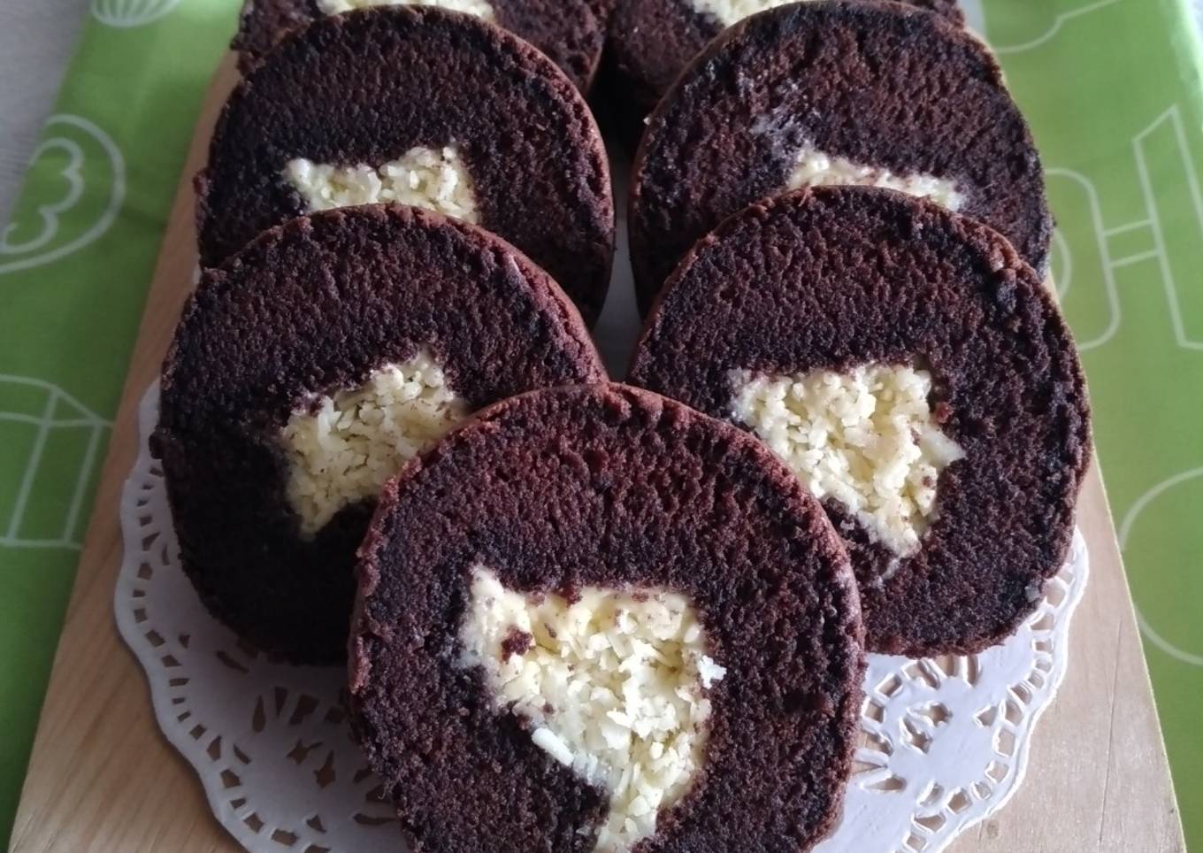 Langkah Mudah untuk Membuat Bolu Gulung Cokelat Keju Anti Gagal