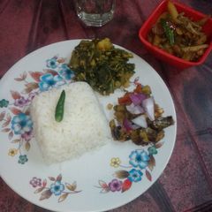 A picture of Mach e vat e bangali-a lunch thali.