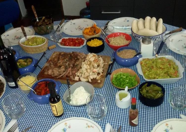 Tacos/ burritos /fajitas de res, cerdo y pollo