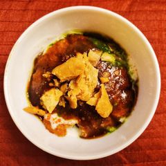 A picture of Aloo Tikki Chaat.