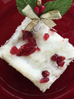 A picture of Christmas & The New Year "Ukishima" (Wagashi).