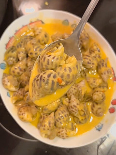 A picture of Snails with Salted Egg Sauce.