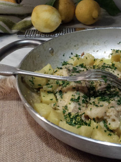 Foto di Coda di rospo con patate e gremolada
