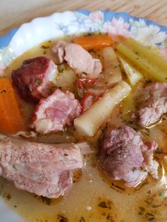 Kakukkfüves sertés ragú leves recept fotója