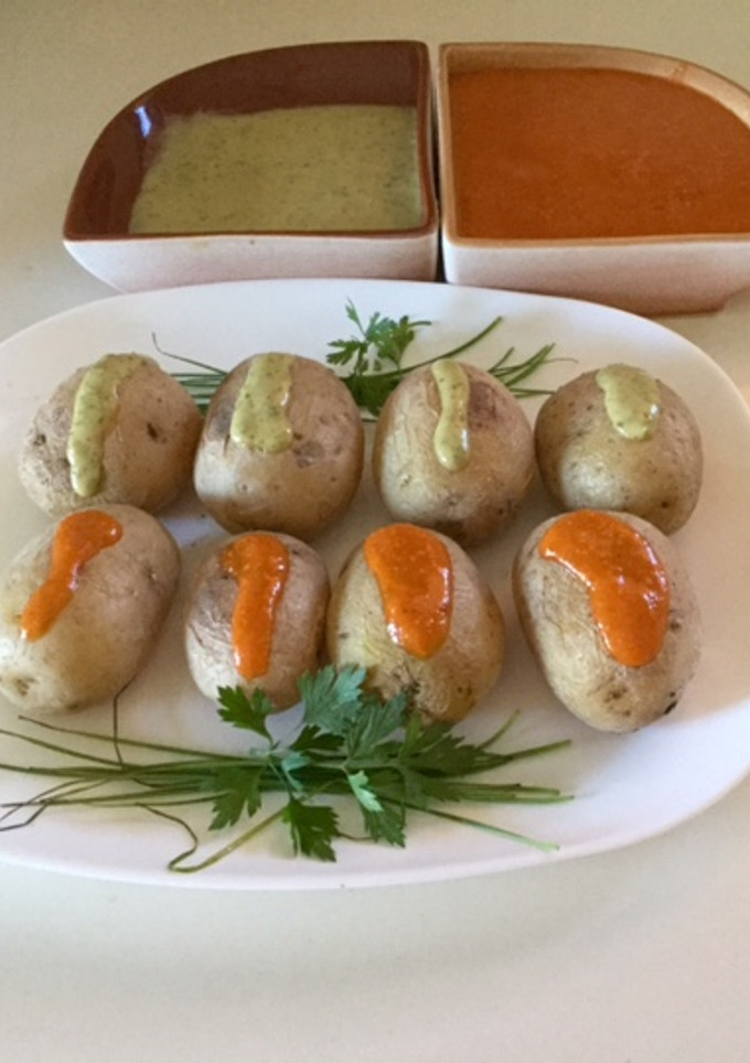 Una foto de Papas arrugadas con mojo picón