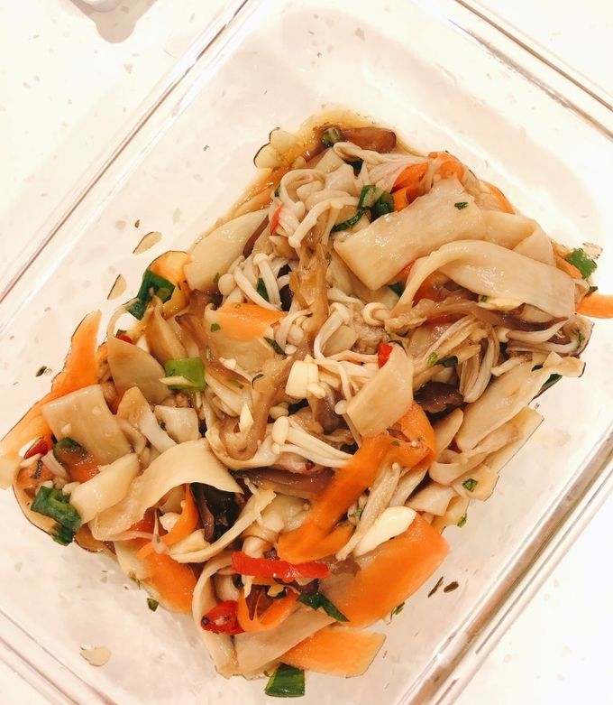 夏天超開胃涼拌杏鮑菇 的食譜成品照片