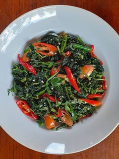 Foto resep Tumis Daun Singkong Pedas