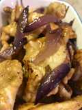 Pollo alla birra con cipolla stufata