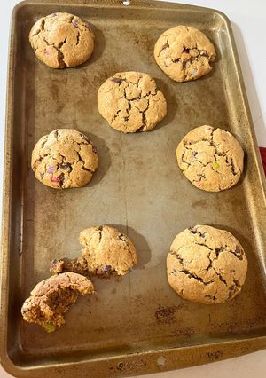 A picture of Gluten Free chocolate chip peanut butter oatmeal cookies.