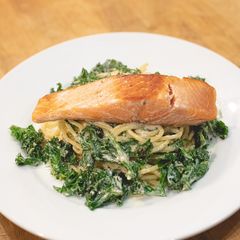 Cream pasta with kale and salmon A picture of Cream pasta with kale and salmon.
