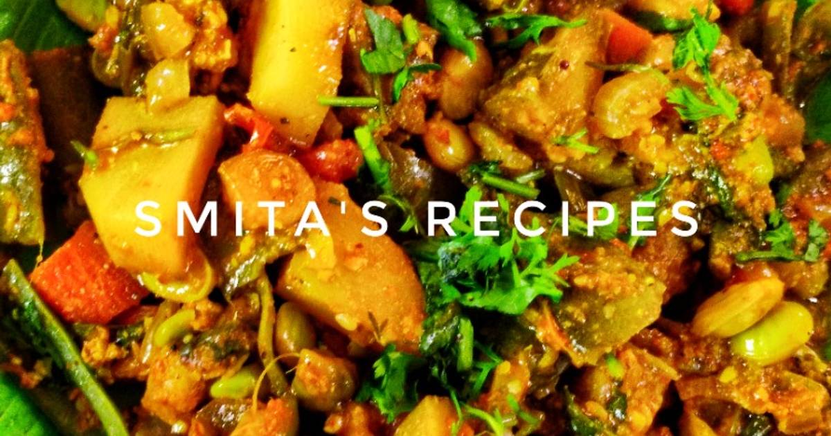 भोगीची मिक्स भाजी (bhogichi mix bhaji recipe in marathi) रेसिपी Smita