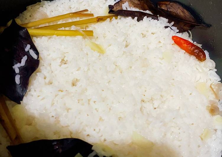 Resep Nasi Liwet Rice Cooker Anti Ribet, Bikin Ngiler